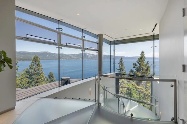 Tahoe Glass House: A Modern Lakefront Masterpiece
