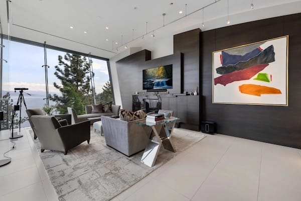 Tahoe Glass House: A Modern Lakefront Masterpiece