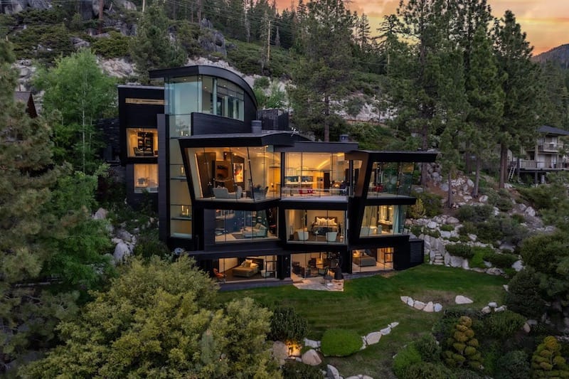 Tahoe Glass House: A Modern Lakefront Masterpiece