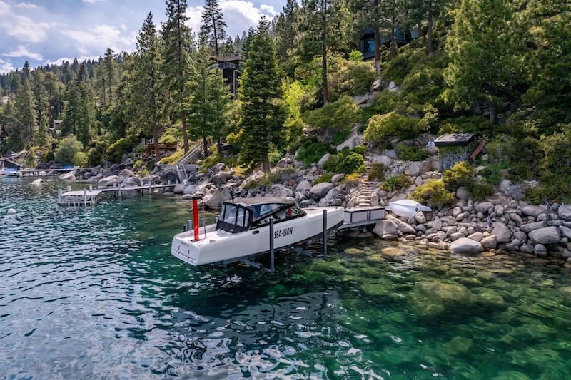 Tahoe Glass House: A Modern Lakefront Masterpiece