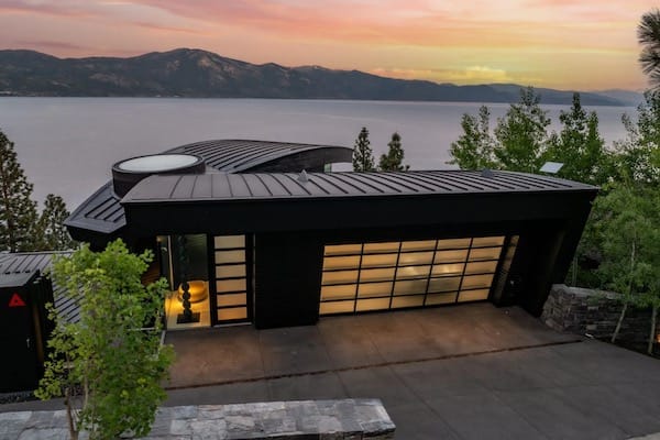 Tahoe Glass House: A Modern Lakefront Masterpiece